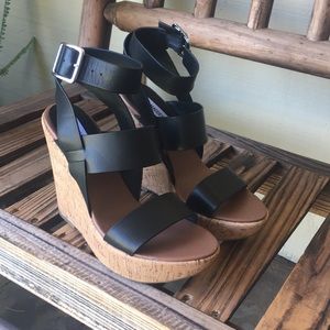 Steve Madden- Eline Black Leather